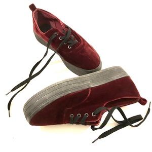 H&M Divided sneakers velvet burgundy platform
